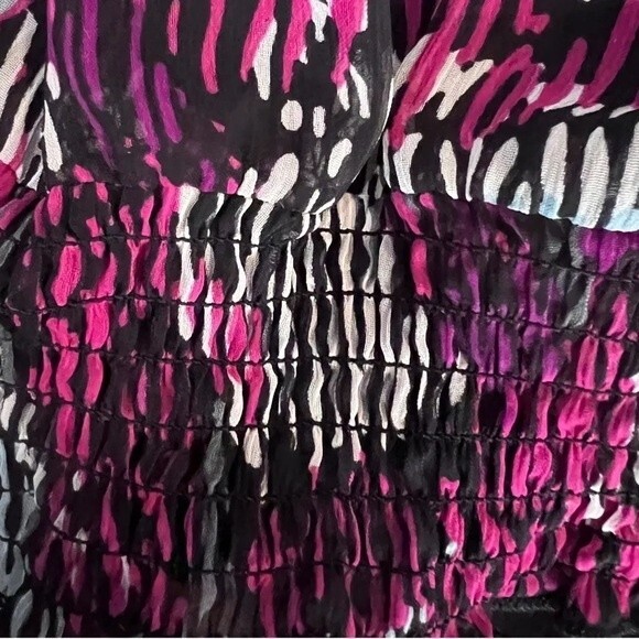Pink and black abstract print smocked top size medium - Picture 2 of 6